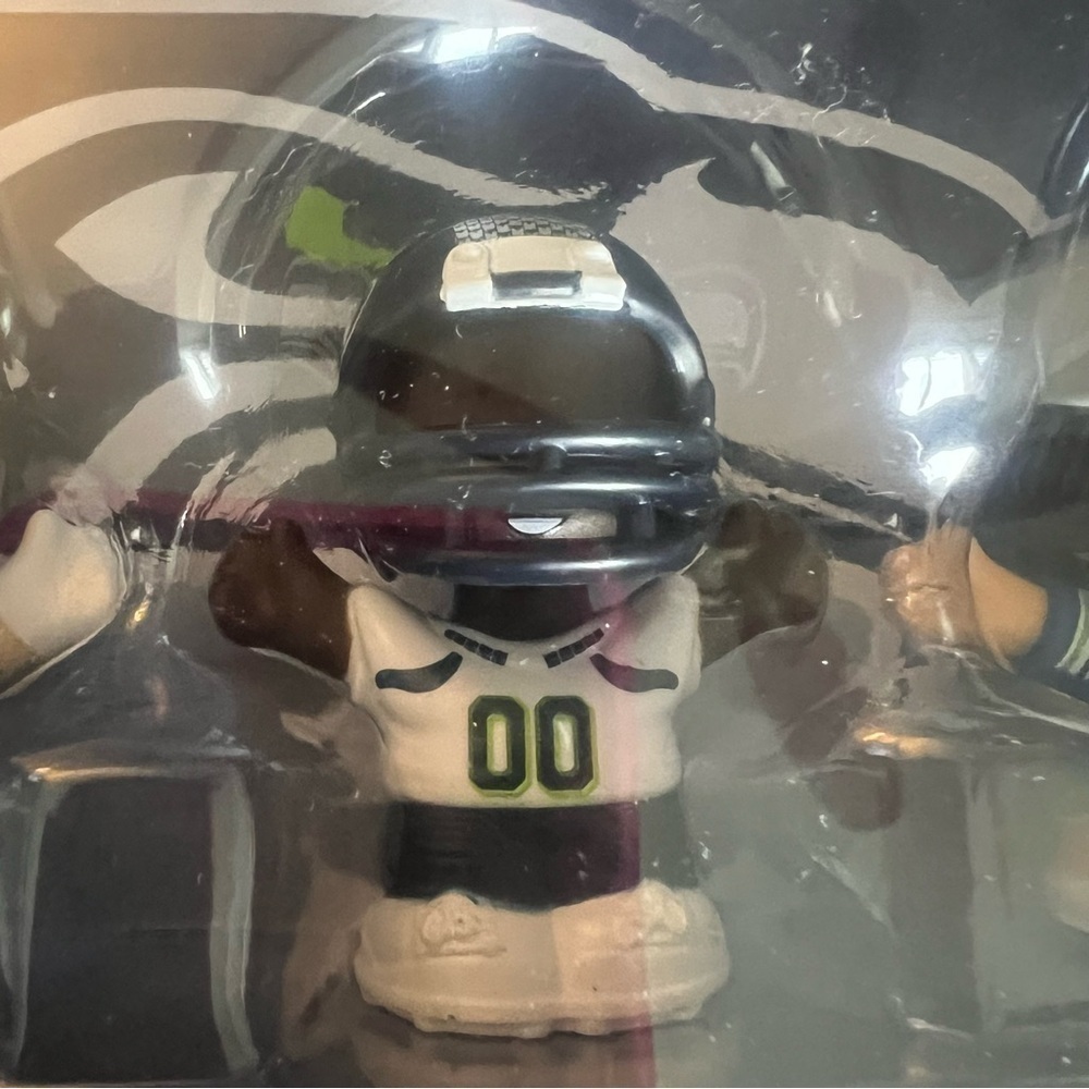 Fisher-Price Little People Seattle Seahawks collectible set- New in box! - Picture 7 of 12